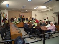 Livro em homenagem a Therezinha Mucci Xavier é lançado na Câmara