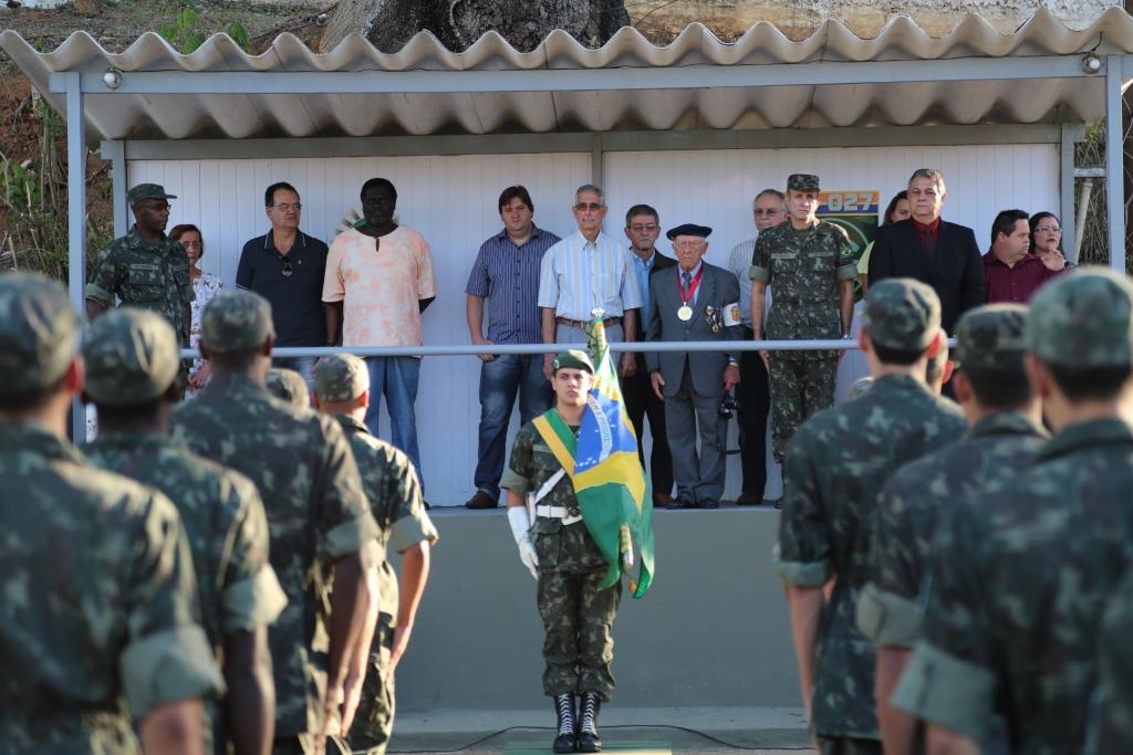Presidente participa de formatura do Tiro de Guerra