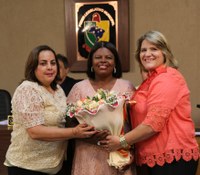 Vereadora toma posse na Câmara 