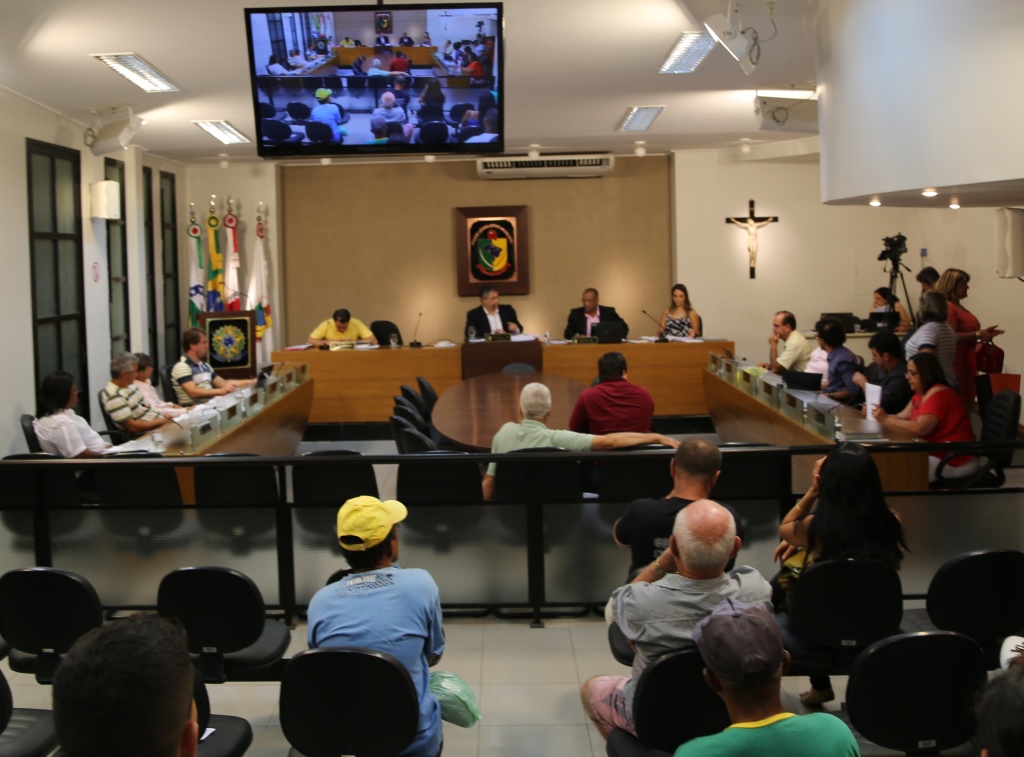 Licença paternidade de trinta dias aos servidores públicos é aprovada em primeira votação