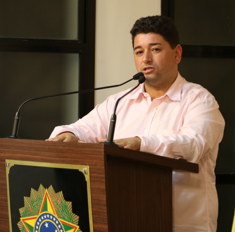 Vereador comenta sobre fato ocorrido em festa open bar 