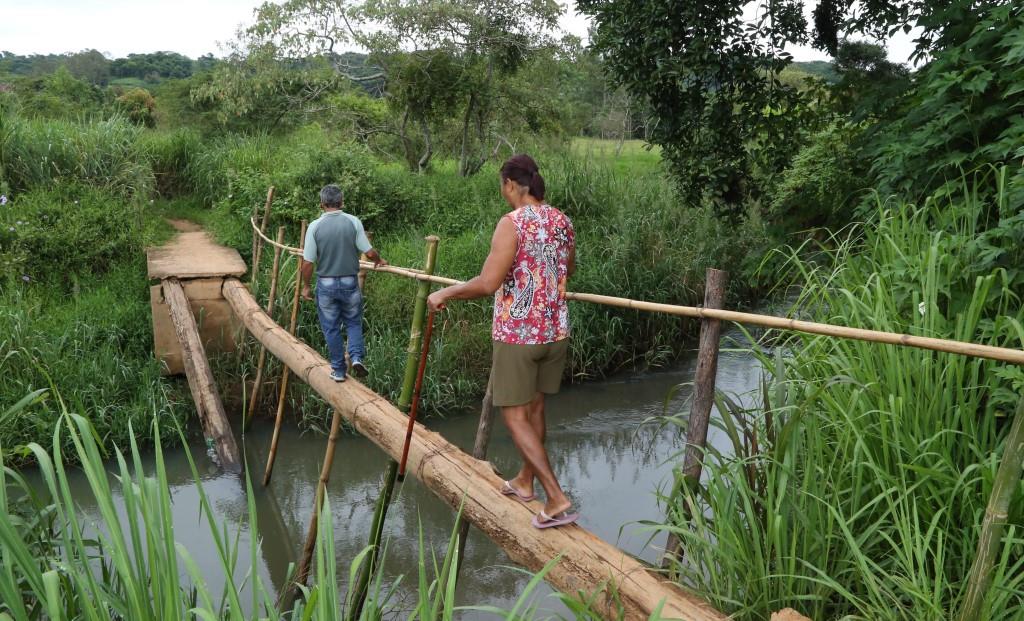 Vereador faz vistoria em ponte no Zig Zag