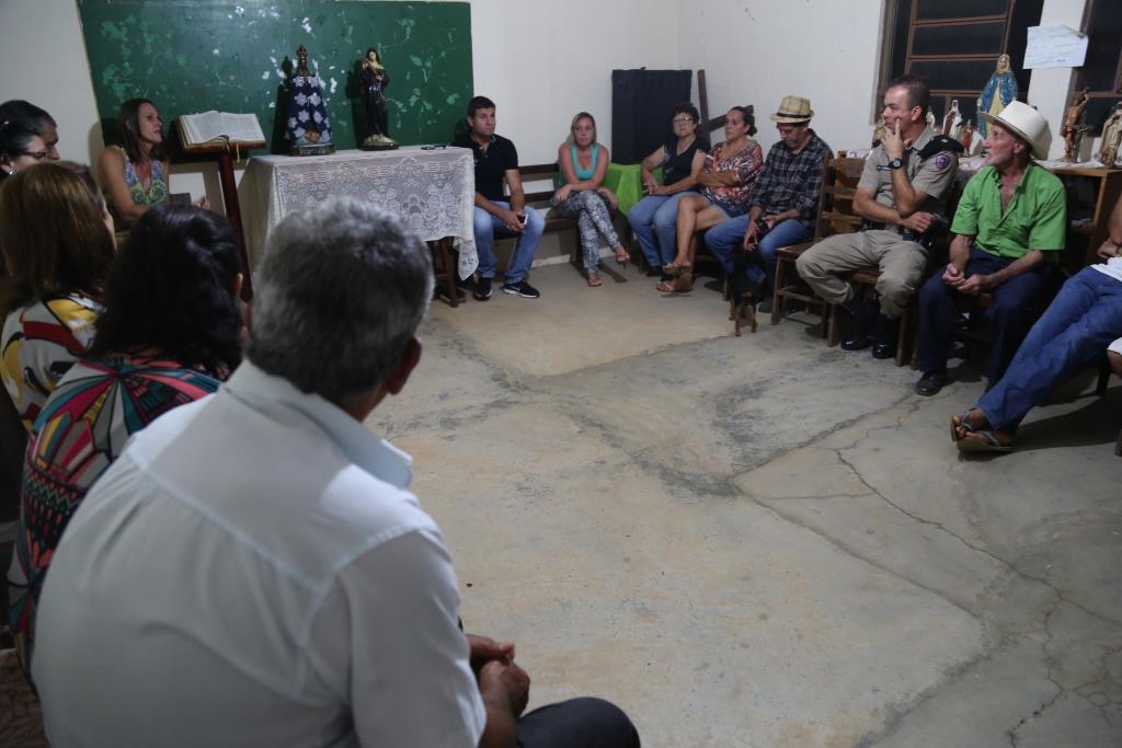 Vereadora discute Segurança na comunidade da Paula