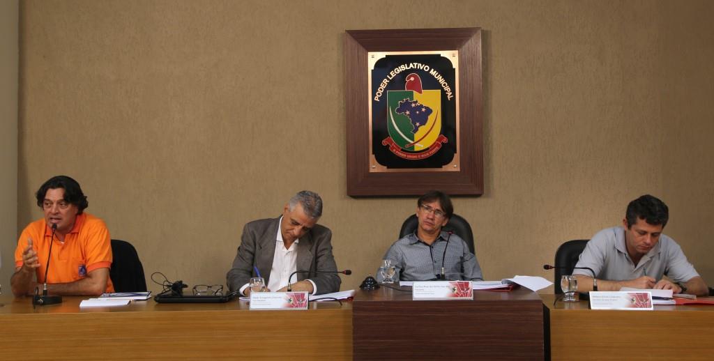 Câmara recebe diretor do SAAE para discutir limpeza pública