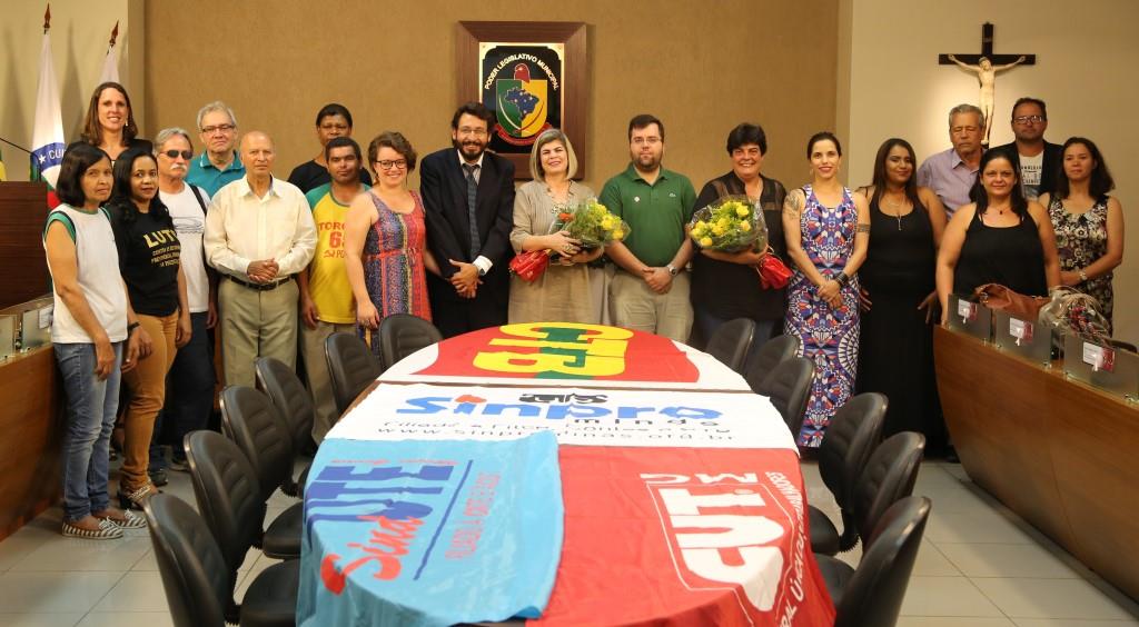 Sindicatos da Educação são homenageados pela Câmara