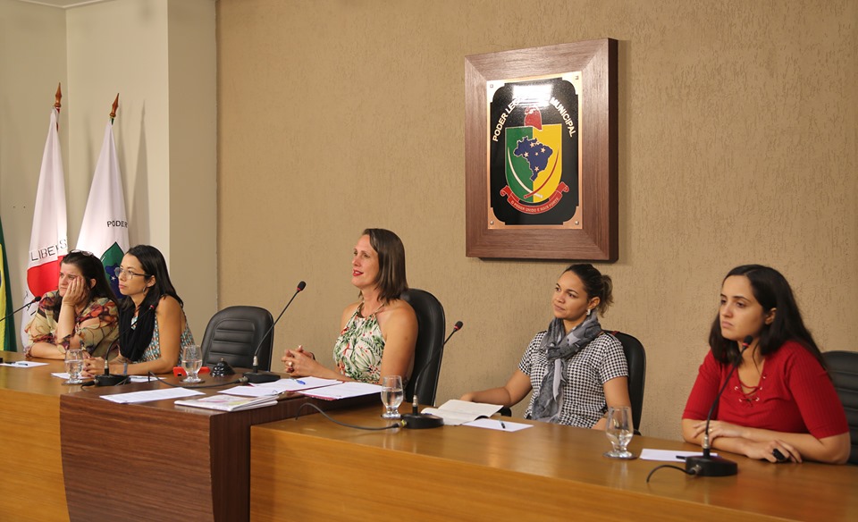 Vereadora realiza Audiência Pública para discutir situação das Doulas