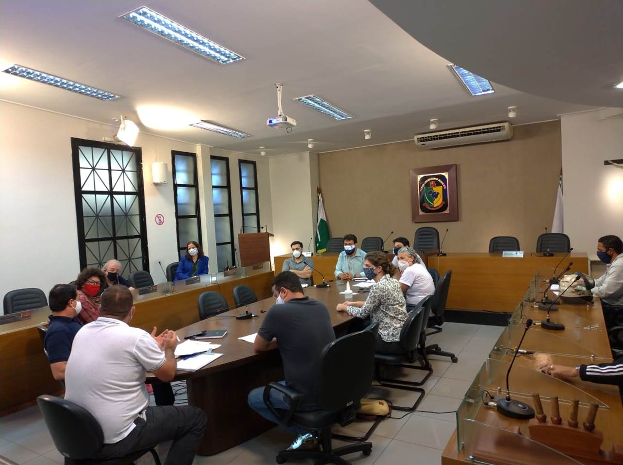 Vereador apresenta encaminhamentos sobre tráfego de veículos pesados