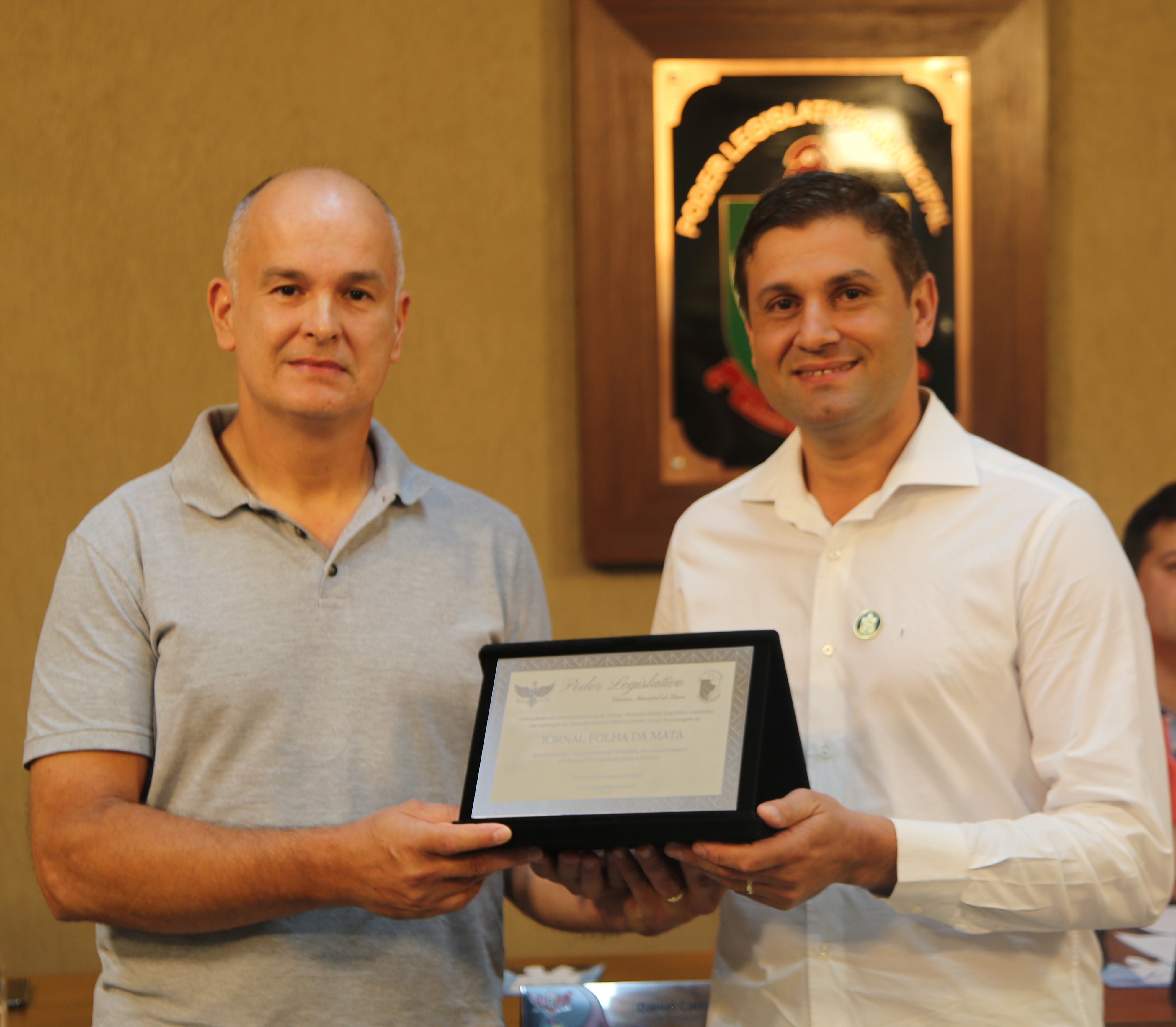 Vereador presta homenagem ao Jornal Folha da Mata em Ordinária