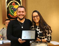 Vereadora presta homenagem ao preparador da Seleção Brasileira sub 17 de vôlei feminino