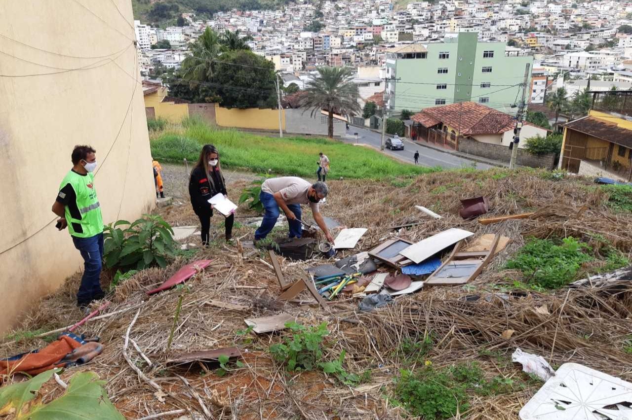 Vereadores aprovam projeto que prevê multa para donos de terrenos sujos ou abandonados
