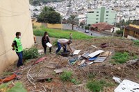 Vereadores aprovam projeto que prevê multa para donos de terrenos sujos ou abandonados