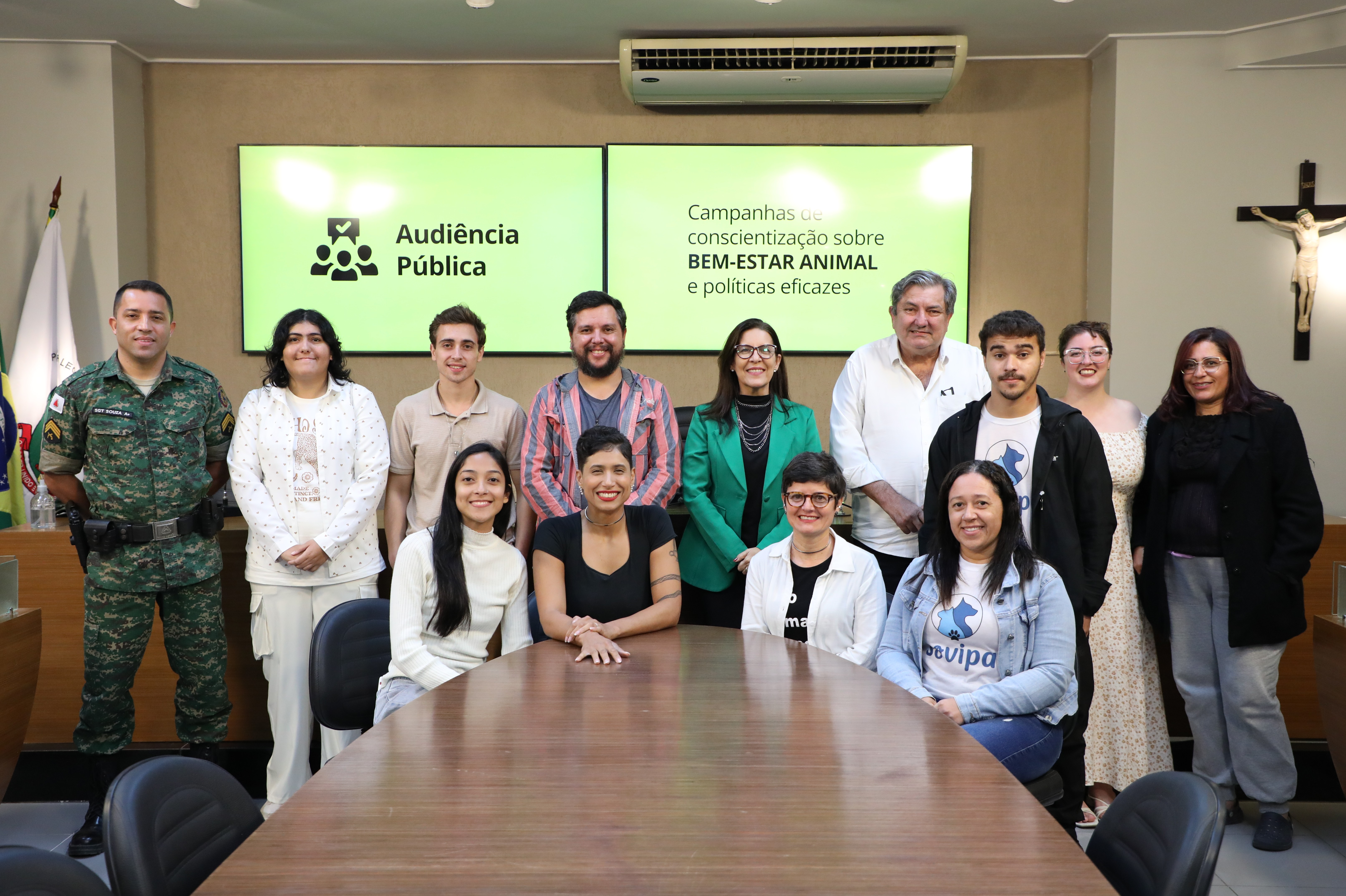 Audiência pública debate políticas e desafios da causa animal em Viçosa