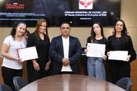 Câmara homenageia estúdio de balé por destaque em competição regional