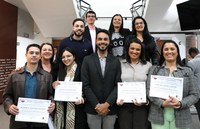 Câmara presta homenagem a servidores que atuam nas compras e licitações da Prefeitura