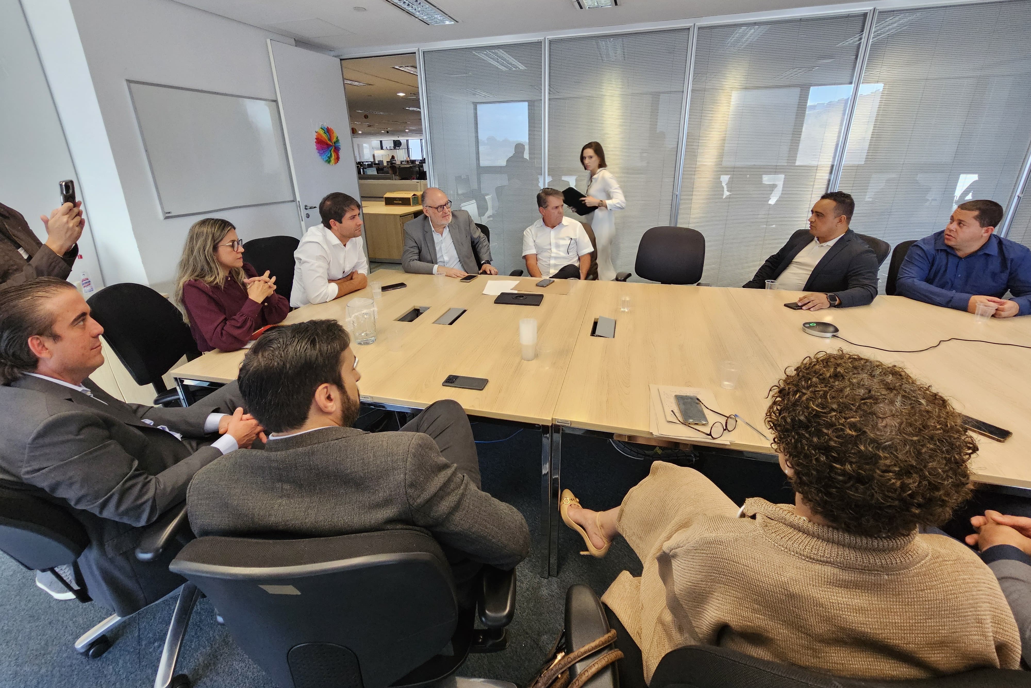 Vereadores participam de reunião em BH para avançar em solução para tratamento oncológico no município