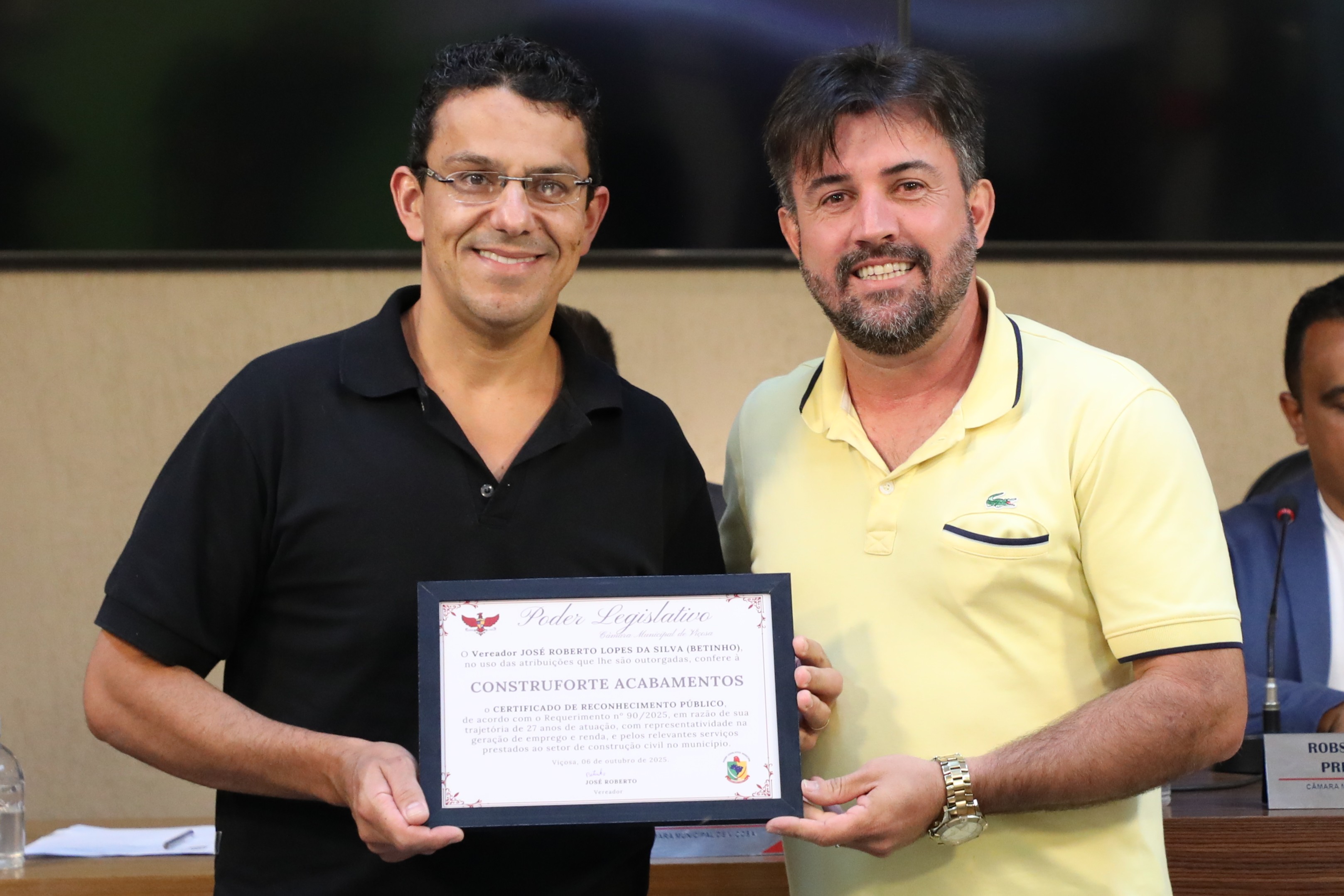 Vereador homenageia empresa Construforte Acabamentos pelos seus 27 anos de atuação