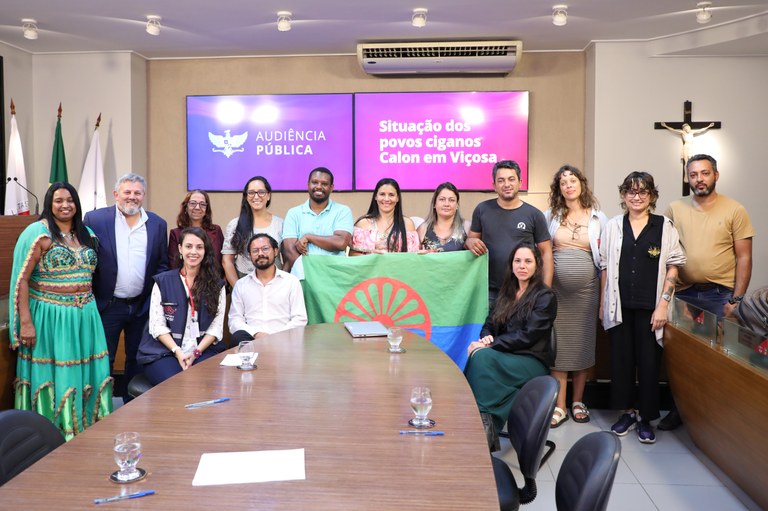 Audiência pública expõe demandas e denuncia ciganofobia contra comunidade Calon em Viçosa