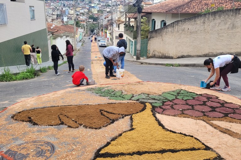 Tapetes de Corpus Christi podem se tornar patrimônio cultural imaterial de Viçosa
