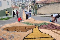 Tapetes de Corpus Christi podem se tornar patrimônio cultural imaterial de Viçosa