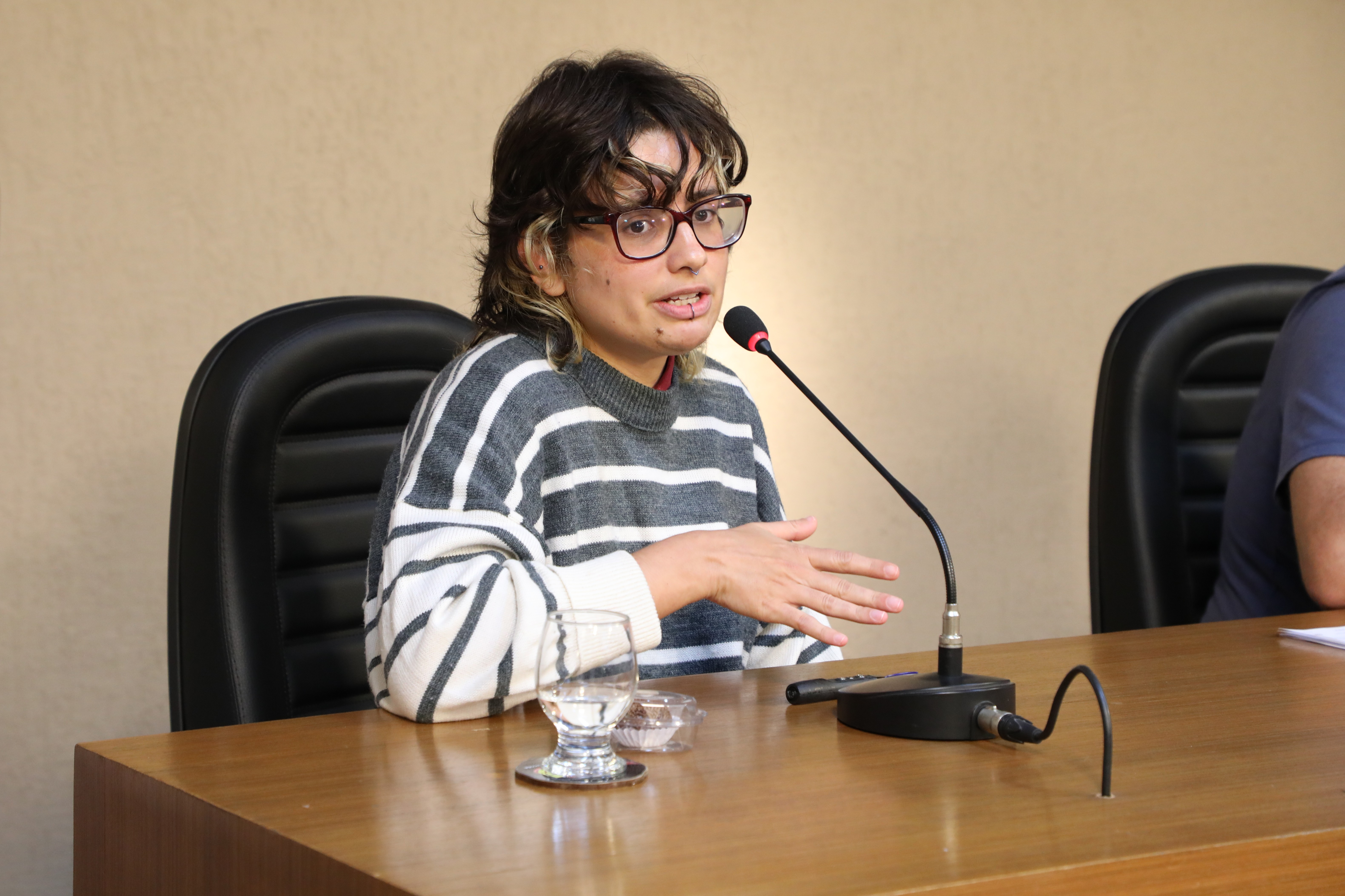 Serviço de saúde voltado à população LGBTQIAPN+ é apresentado na Câmara