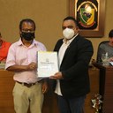 Entrega do documento de registro da Liga de Capoeira de Viçosa