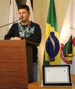 Agradecimento de Afonso Junior Ferreira, que recebeu a placa em nome do Estúdio Seven.