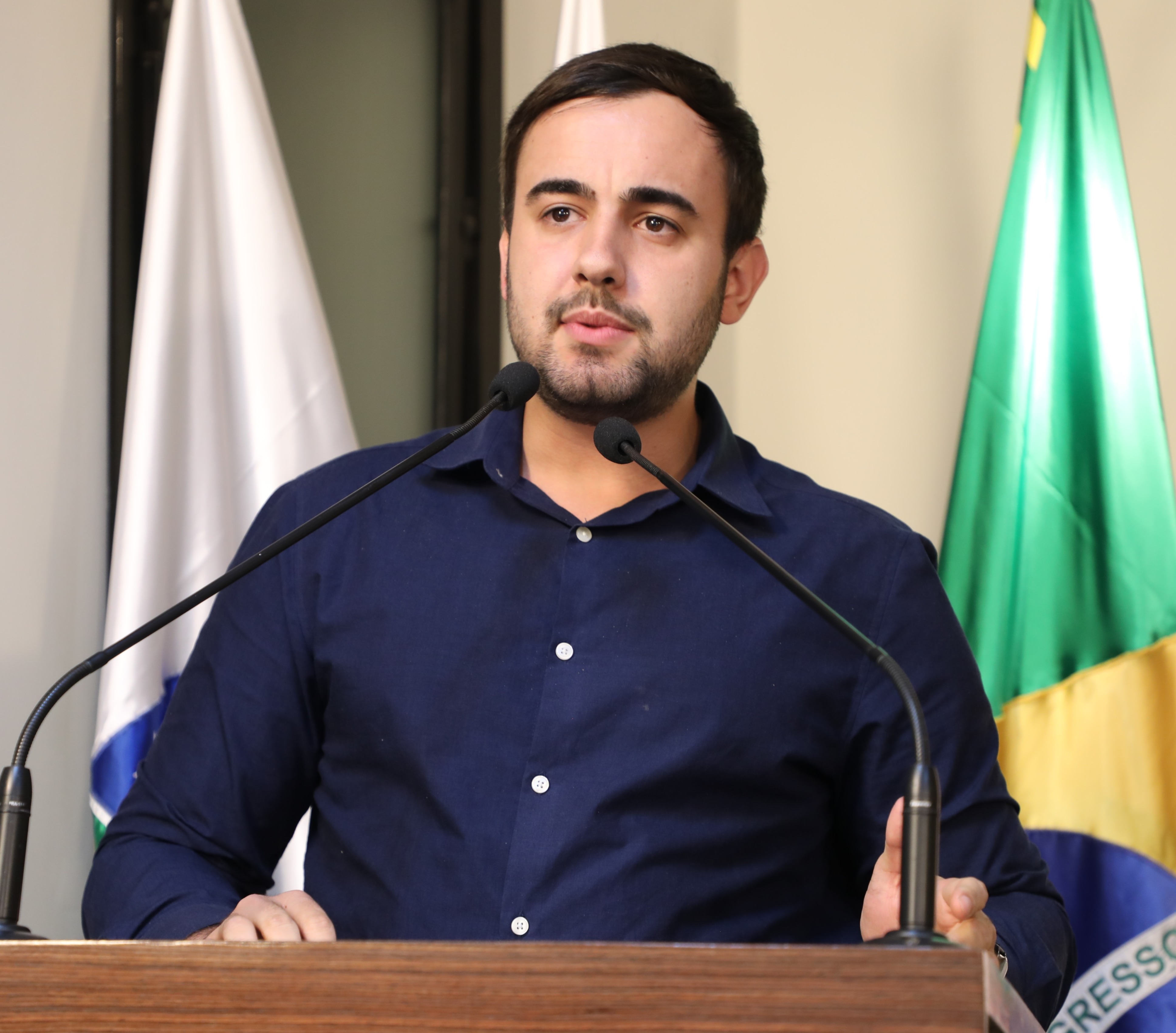 Vereador Daniel Cabral (PCdoB) Vice-Presidente da Câmara de Viçosa Presidente da Comissão de Constituição, Justiça e Redação (CCJ) Coordenador Geral da Escola do Legislativo