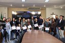 Entrega de Certificado em Reconhecimento Público aos Servidores do Setor de Licitação da Prefeitura Municipal de Viçosa, em razão da relevante atuação técnica, administrativa e ética na gestão dos processos licitatórios do município
