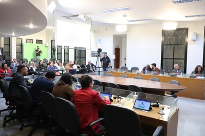 Vereadores e público presente