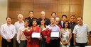 10/04/2012 Ex-servidores: Vereadora presta homenagem 