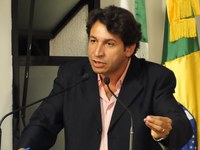 Vereador encaminhará representação ao Ministério Público para apurar qualidade da obra na Travessa Tancredo Neves
