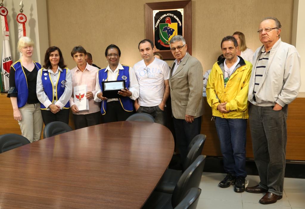 Vereador homenageia Lions Clube de Viçosa