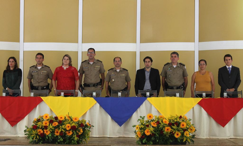 Parlamentares participam da troca de comando da 10ª Cia Independente de Viçosa