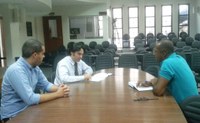 Reunião discute sinal de operadora de telefonia móvel no município