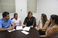 Sind-UTE entrega Campanha Salarial e Educacional 