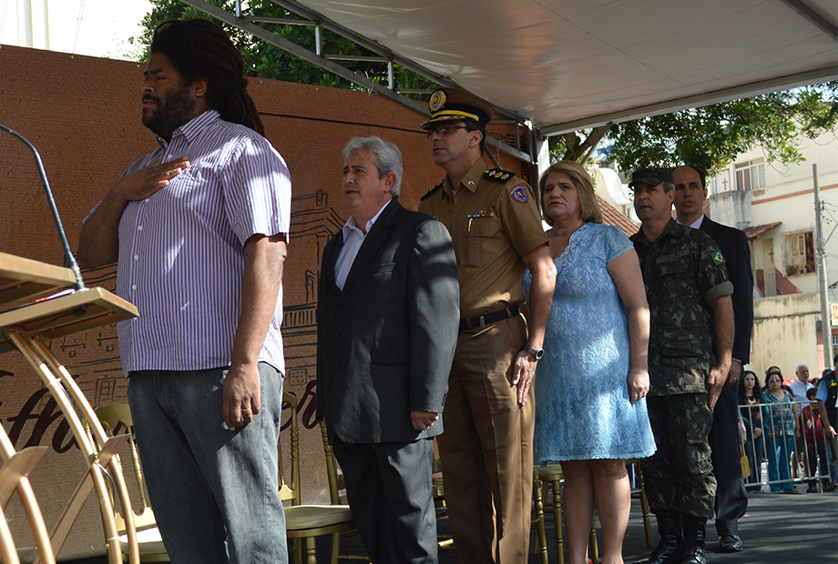 Câmara participa do PROERD e da Comenda Arthur Bernardes na Praça