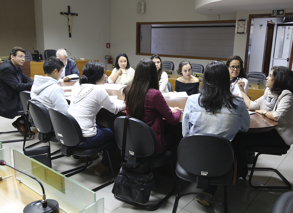 Vereador discute Projeto de Lei sobre alimentação escolar