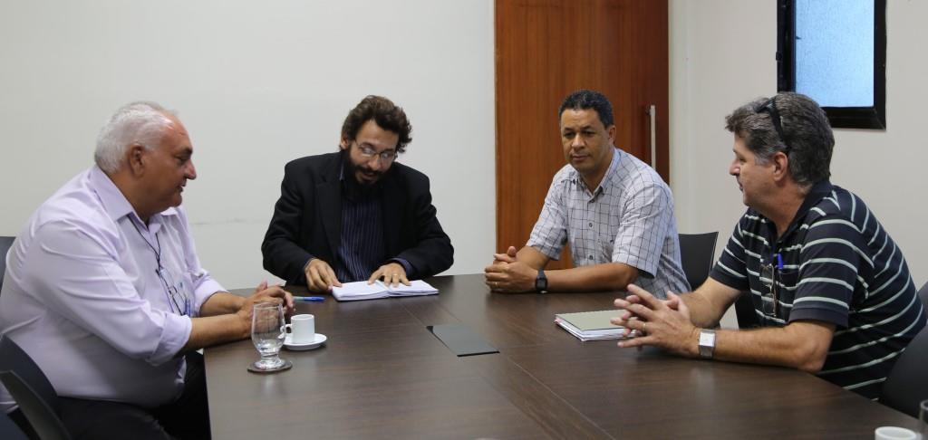 Vereador discute onda de crimes contra taxistas