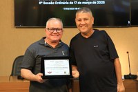 Locutor Alex Cordinha recebe homenagem na Câmara Municipal