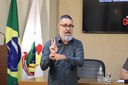 Morador surdo cobra acessibilidade e propõe criação de central de Libras