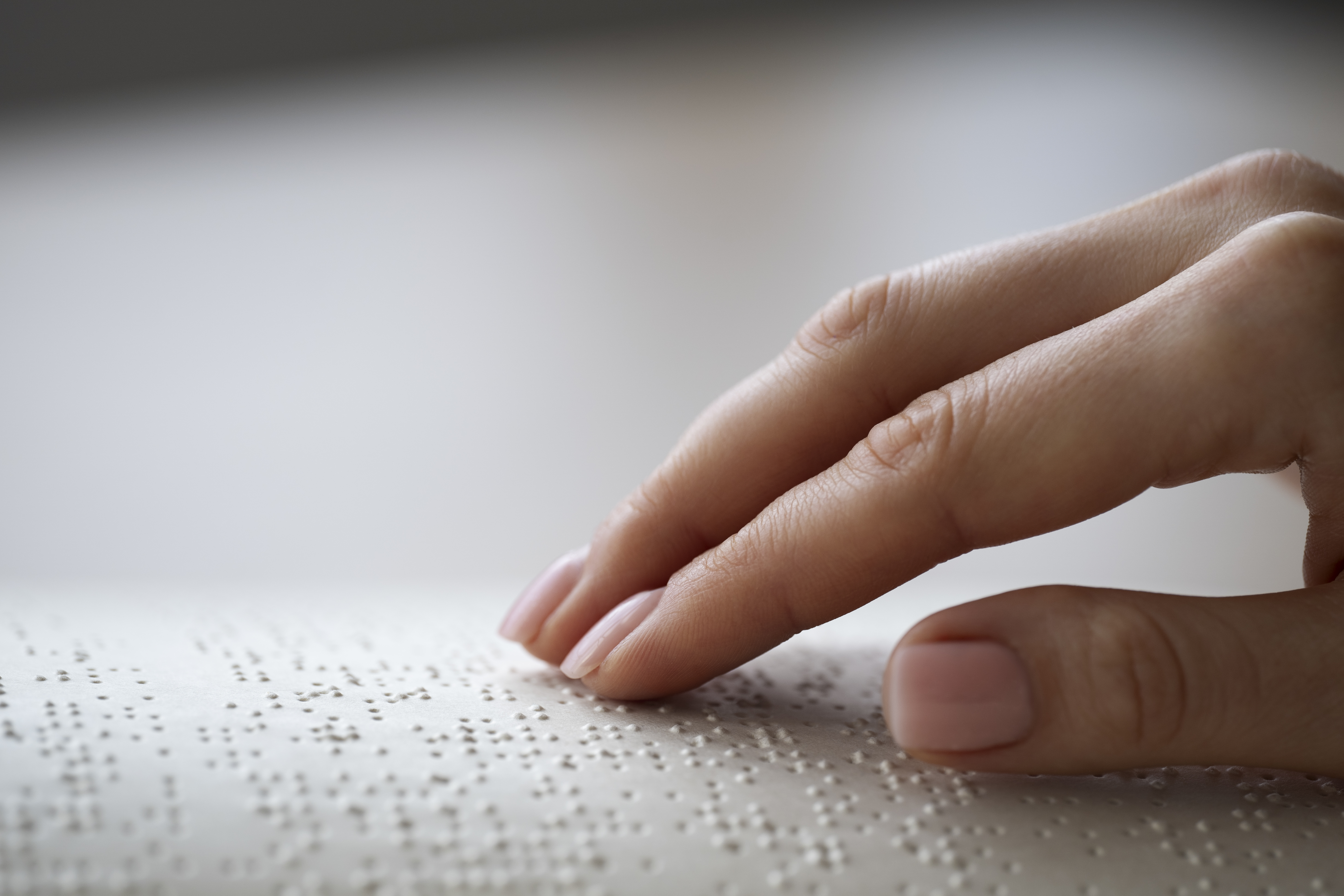 Viçosa aprova lei para oferta de cardápios em braille em restaurantes, bares e lanchonetes