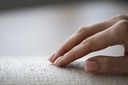 Viçosa aprova lei para oferta de cardápios em braille em restaurantes, bares e lanchonetes